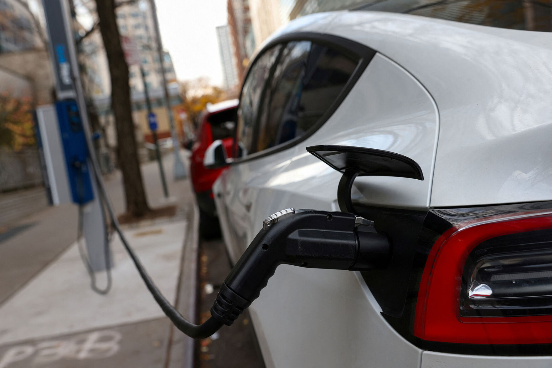 Electric vehicle tax credit